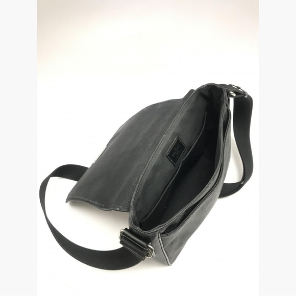 LOUIS VUTTION District PM in Damier Graphite Coated Canvas 100% Authentic EUC - Picture 5 of 6